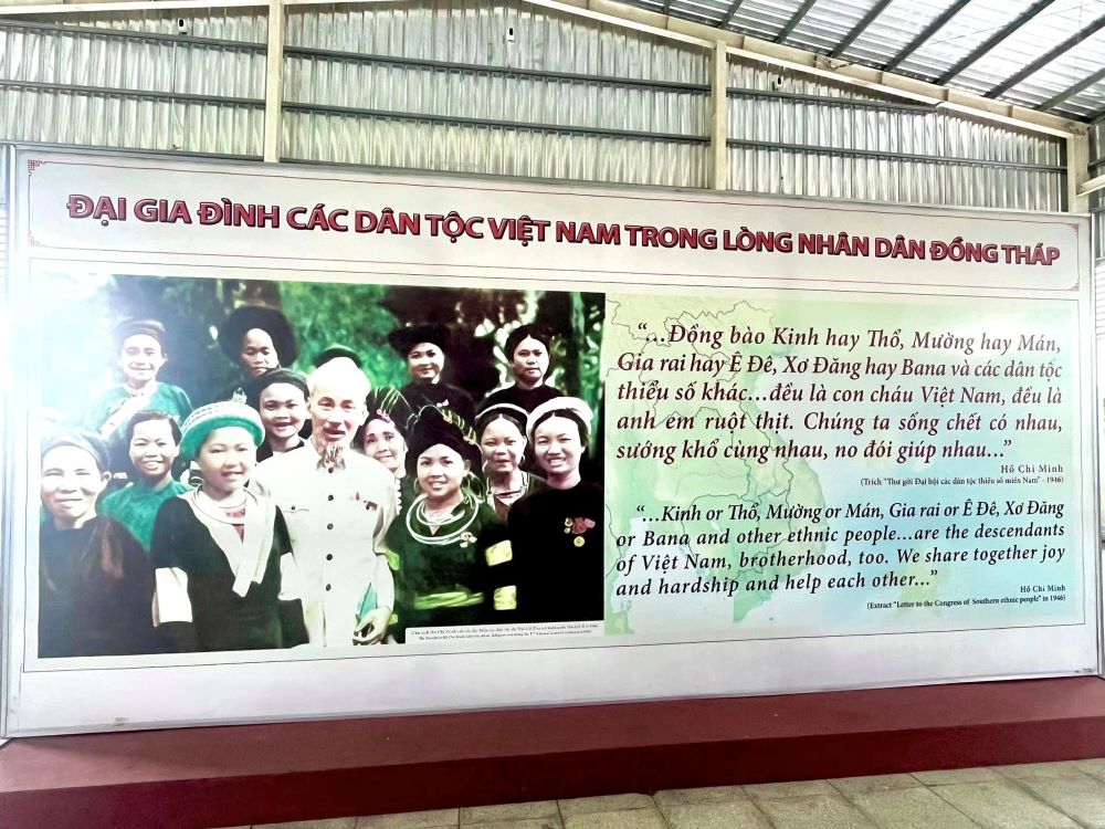 7. Chuyên đề: Đại gia đình các dân tộc Việt Nam trong lòng người dân Đồng Tháp