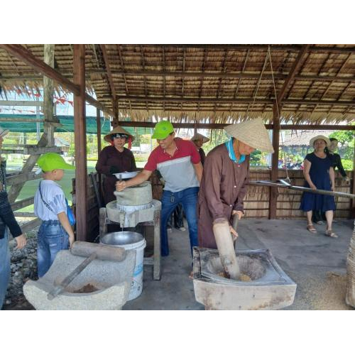 Một Ngày Làm Nông Dân Của Du Khách Tại Khu Du Lịch Văn Hoá Phương Nam